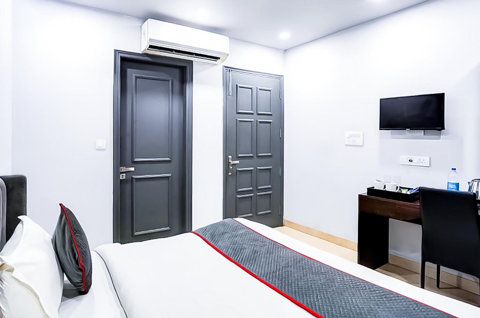 Family Rooms Inn - Shalimarbagh New Delhi Exterior photo